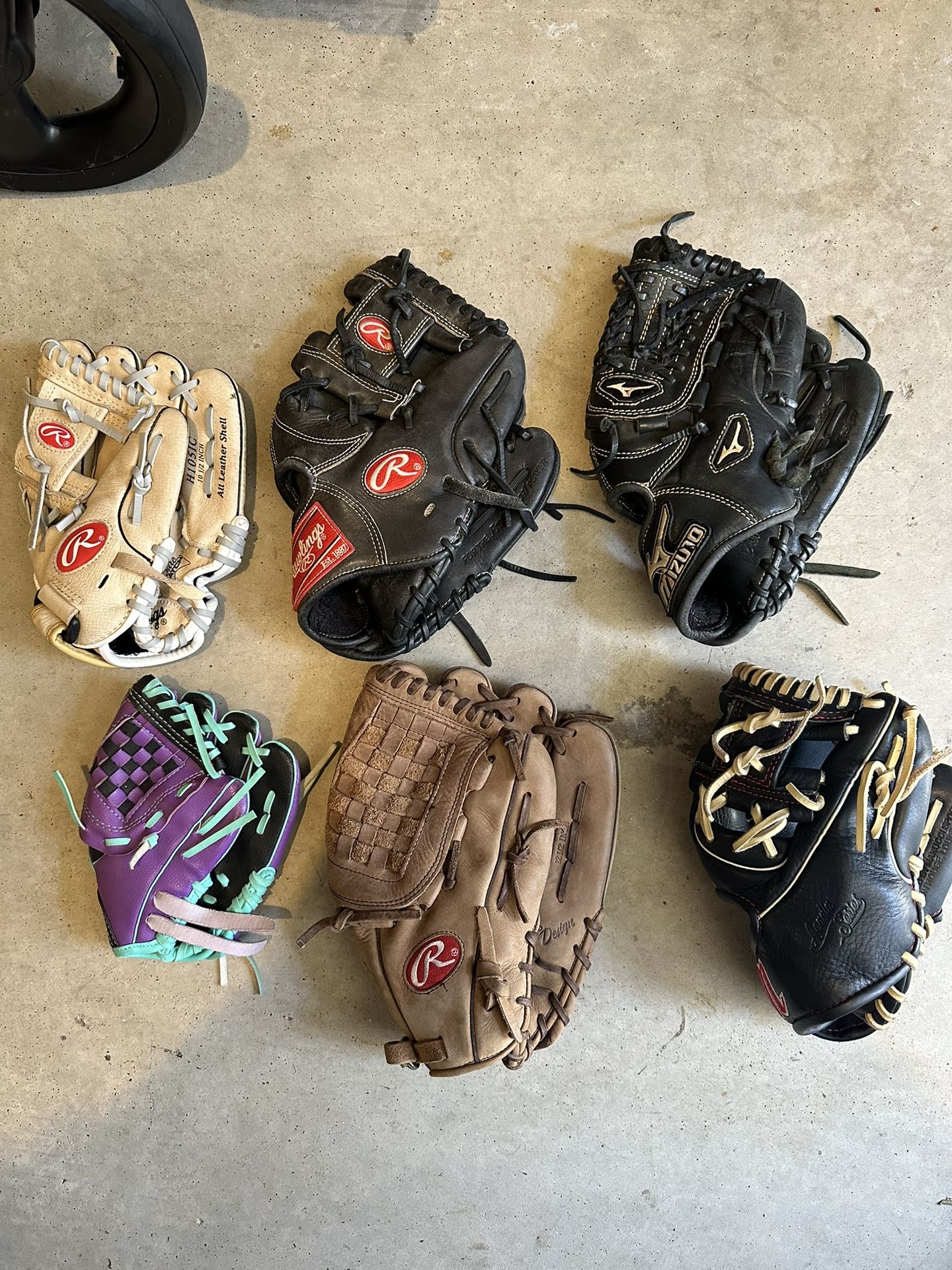 Baseball Gloves 