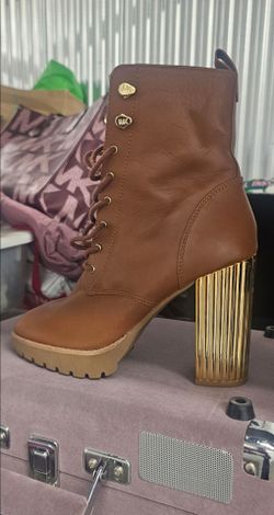 Michael Kors tan boots