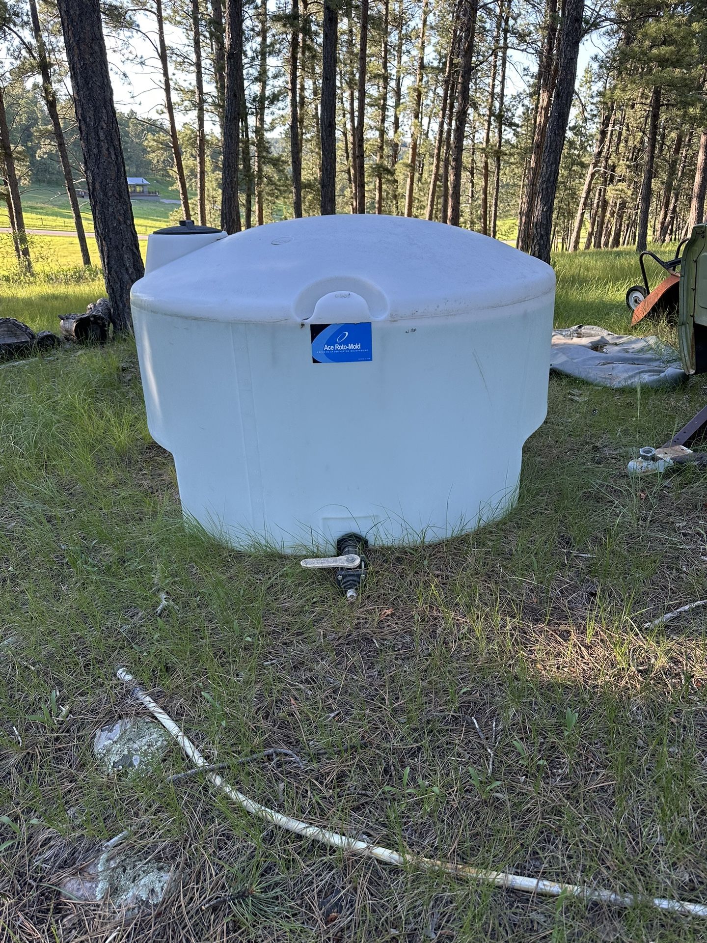 450 Gallon Ace Roto-Mold Tank