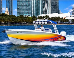2005 Concept 36 cuddy