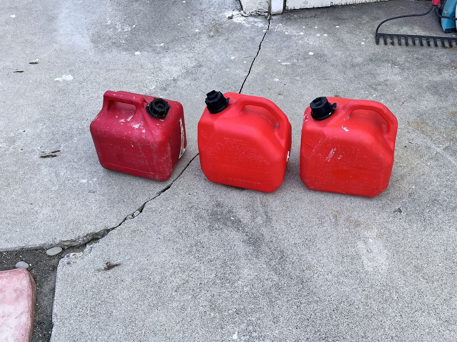 Set Of 3 Gasoline Cans