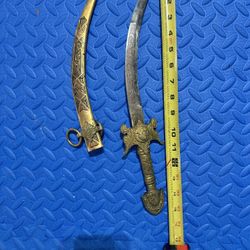 Curved Dagger With Sheath  (1ft 3in Long)