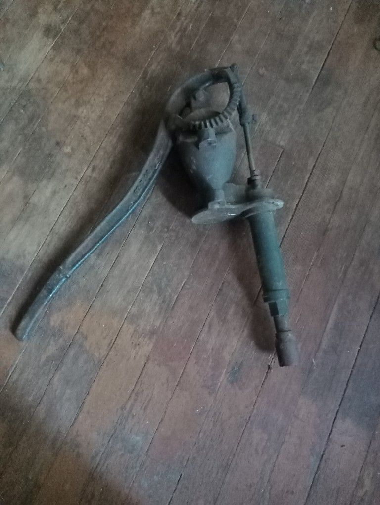 1886 Water Pump