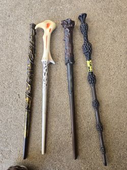 Harry Potter Wand, Hogwarts Wizarding World Harry Potter Costume Accessory Wand set of 4