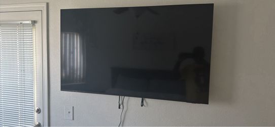 55” Flat Screen TV Wall Mounted