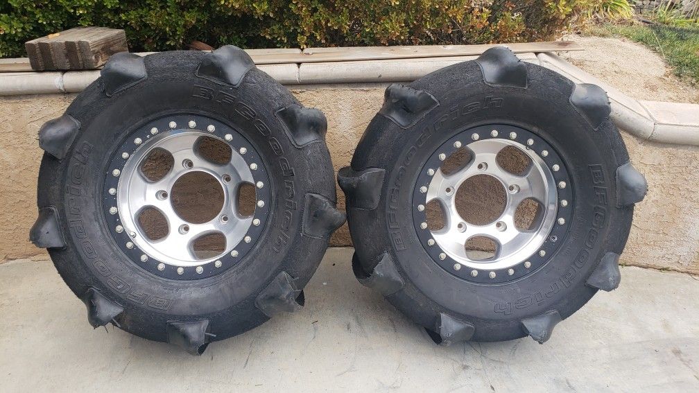 2 skat-Trak Super Scooper Paddle Tires