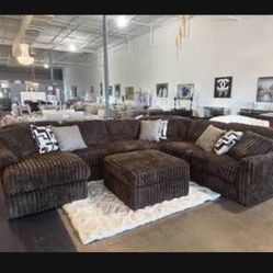 Brand New Ashley’s Midnight Madness Chocolate Sectional Sofa 