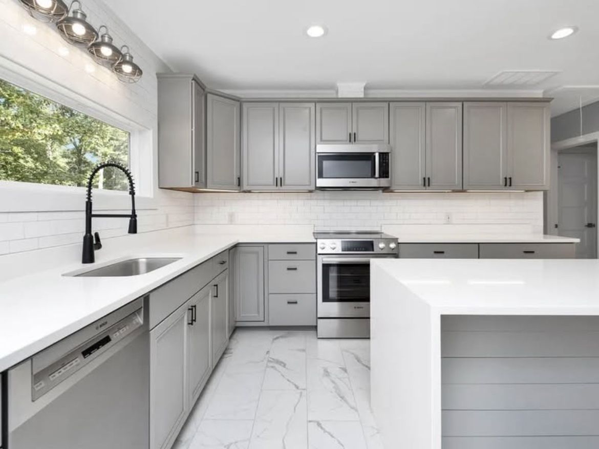 “Pure White” Quartz Countertop