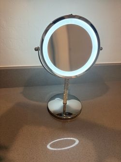 Lighted Vanity Mirror with Chrome Stand