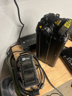 Surron LBX battery WITH Charger!