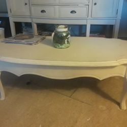 French provincial Coffee table 