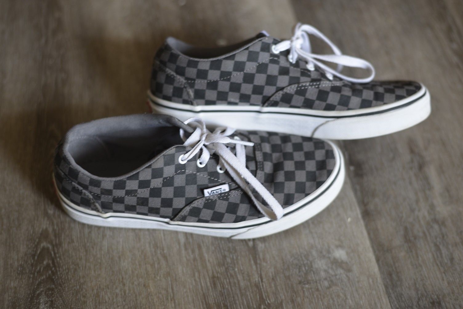 Vans - size 6 Youth - black/ gray checkered - Laces - Old School Classic - style# 721356