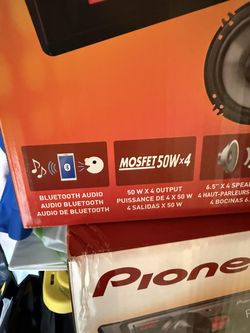 Brand New Pioneer Stereo With Speakers