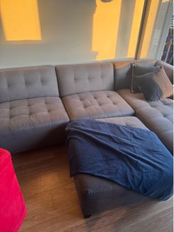 Sectional with Free ottoman