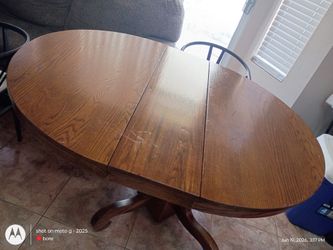 Oval kitchen table