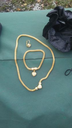 Heart neckless and bracelet and one earring gold plated