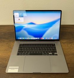 16" MacBook Pro Touchbar 32GB RAM*1TB SSD*2.4Ghz Intel 8 Core i9