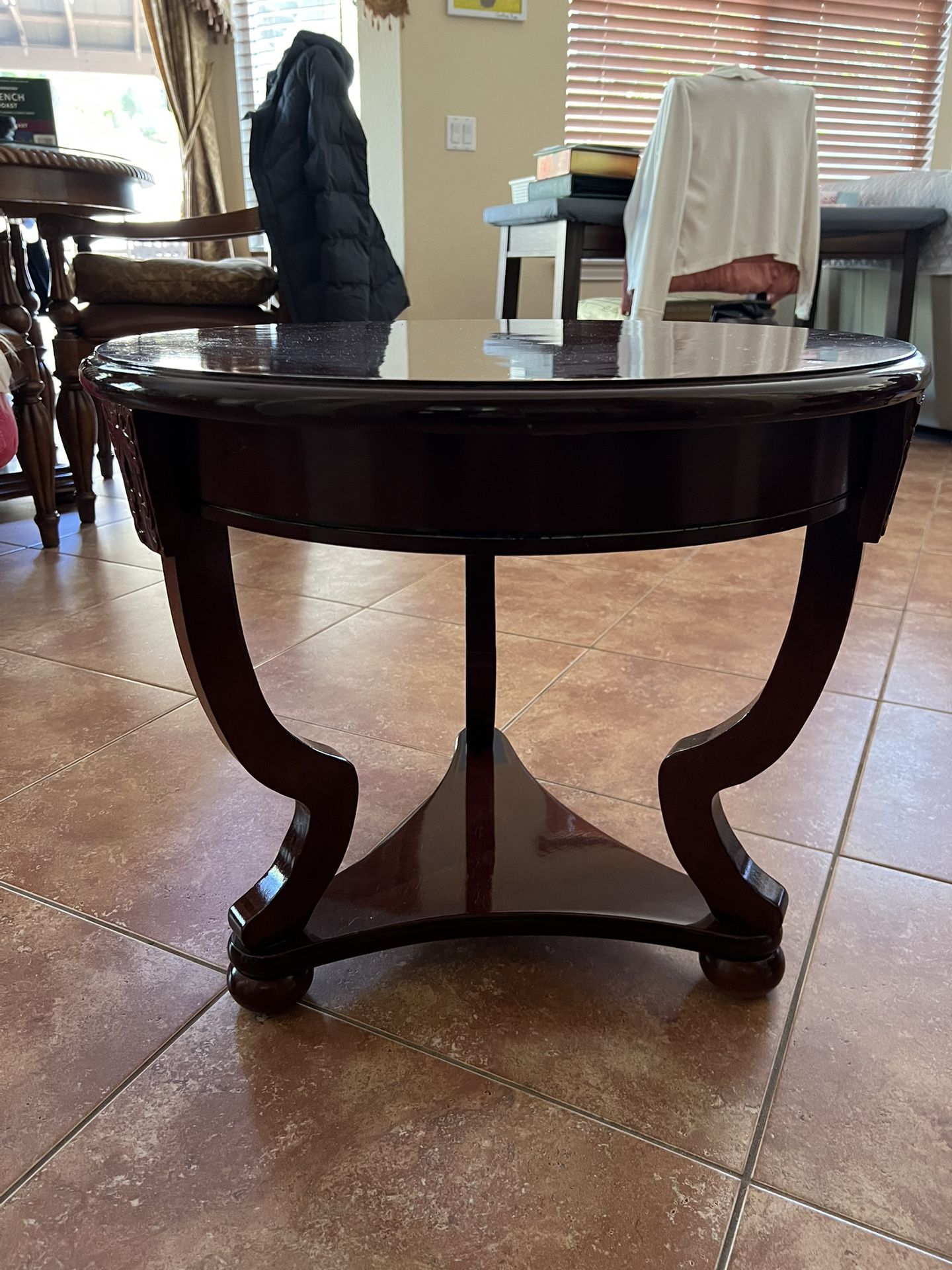 Round End Table $30