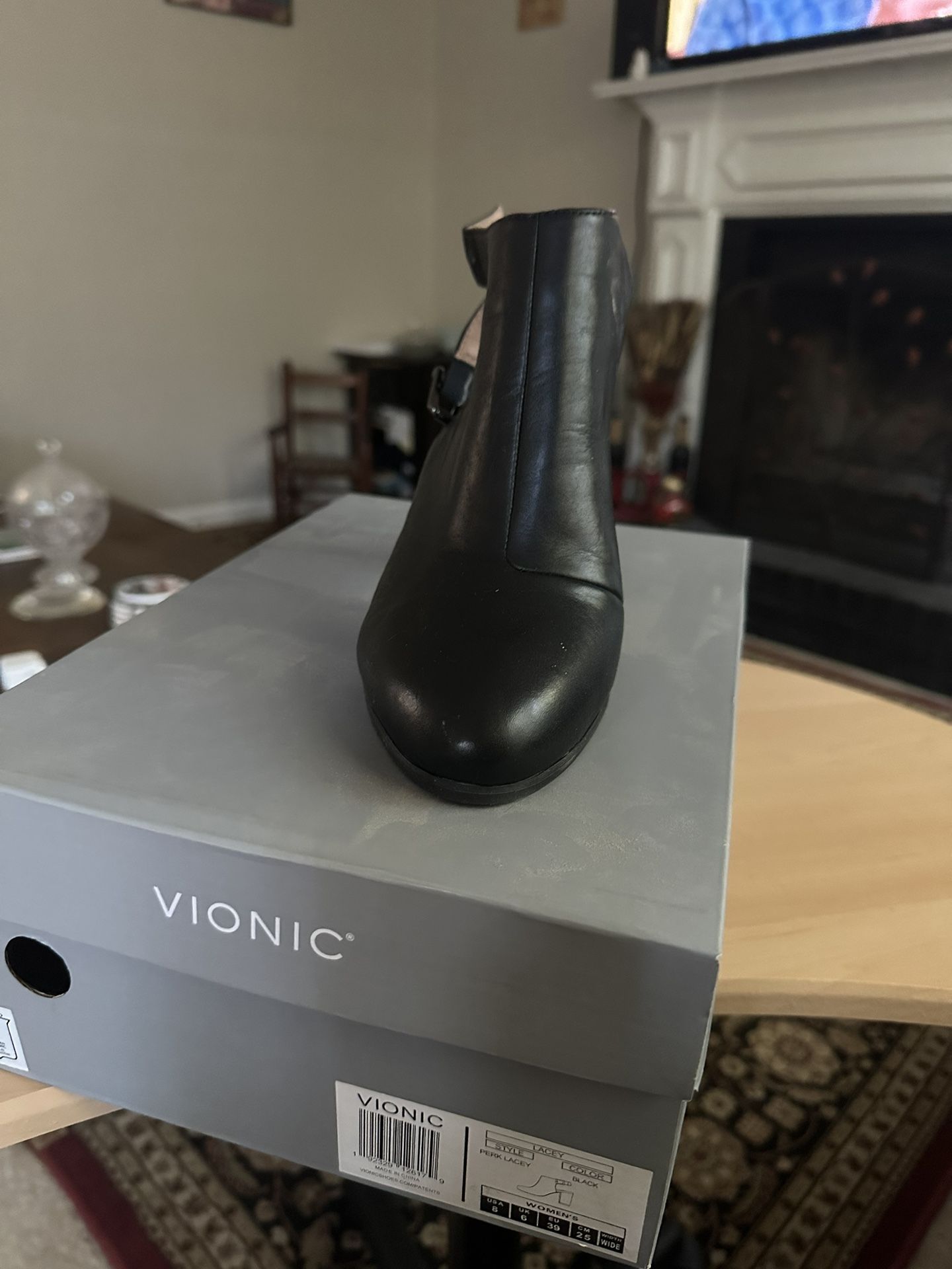 NEVER Worn Vionic Lacey (Mule)