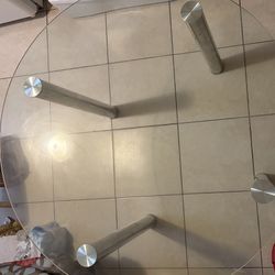 glass round table 