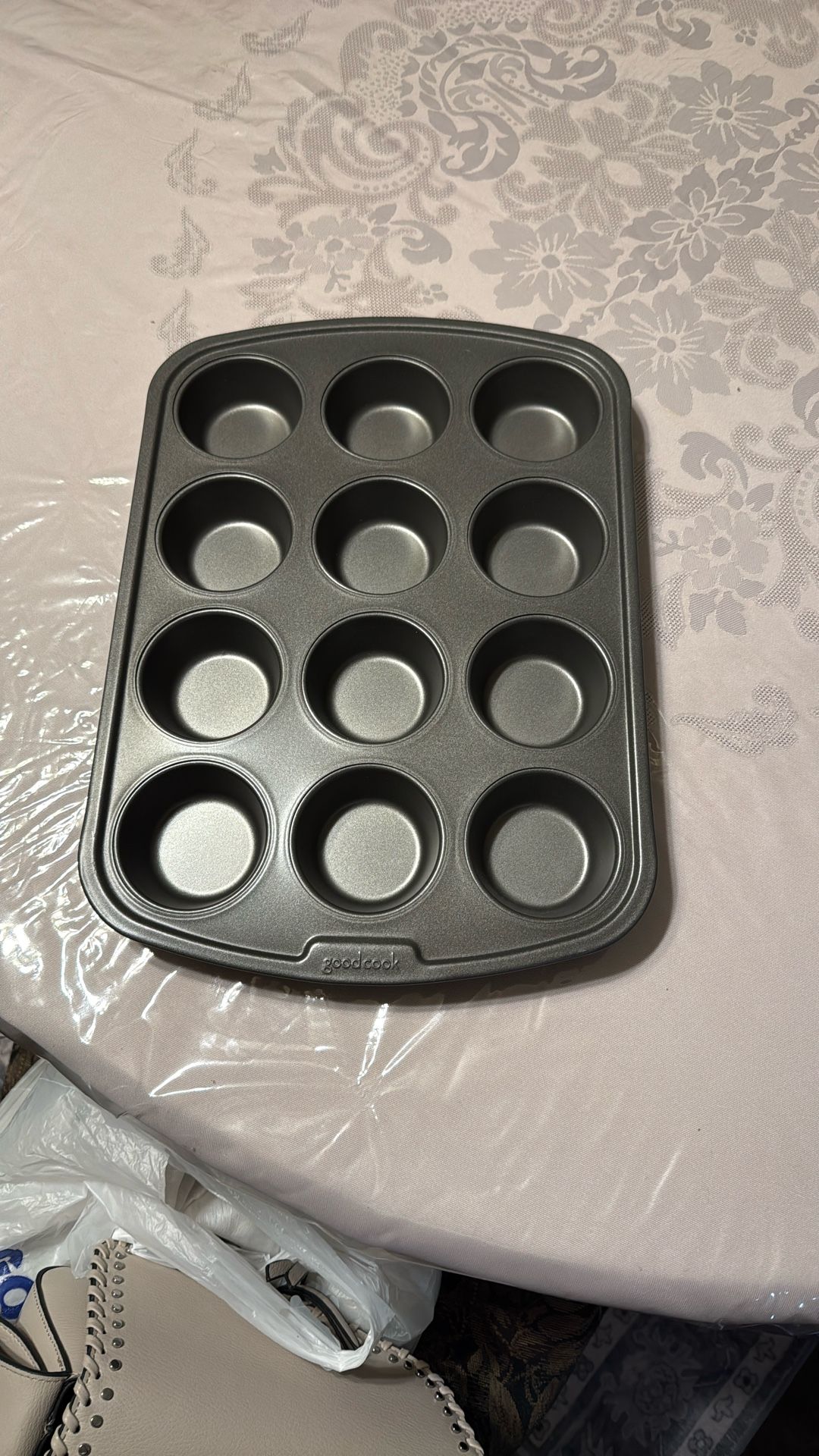 Cup Cake Pan 12 Pcs