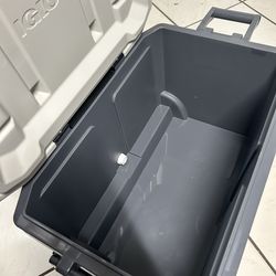 Igloo 60 Qt Cooler For Summer Camping Fishing