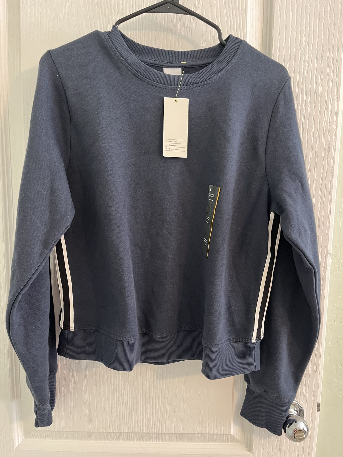 NWT crew neck Sweatshirt
