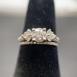 18k White Gold Engagement Ring and Wedding Band  Size 4.5