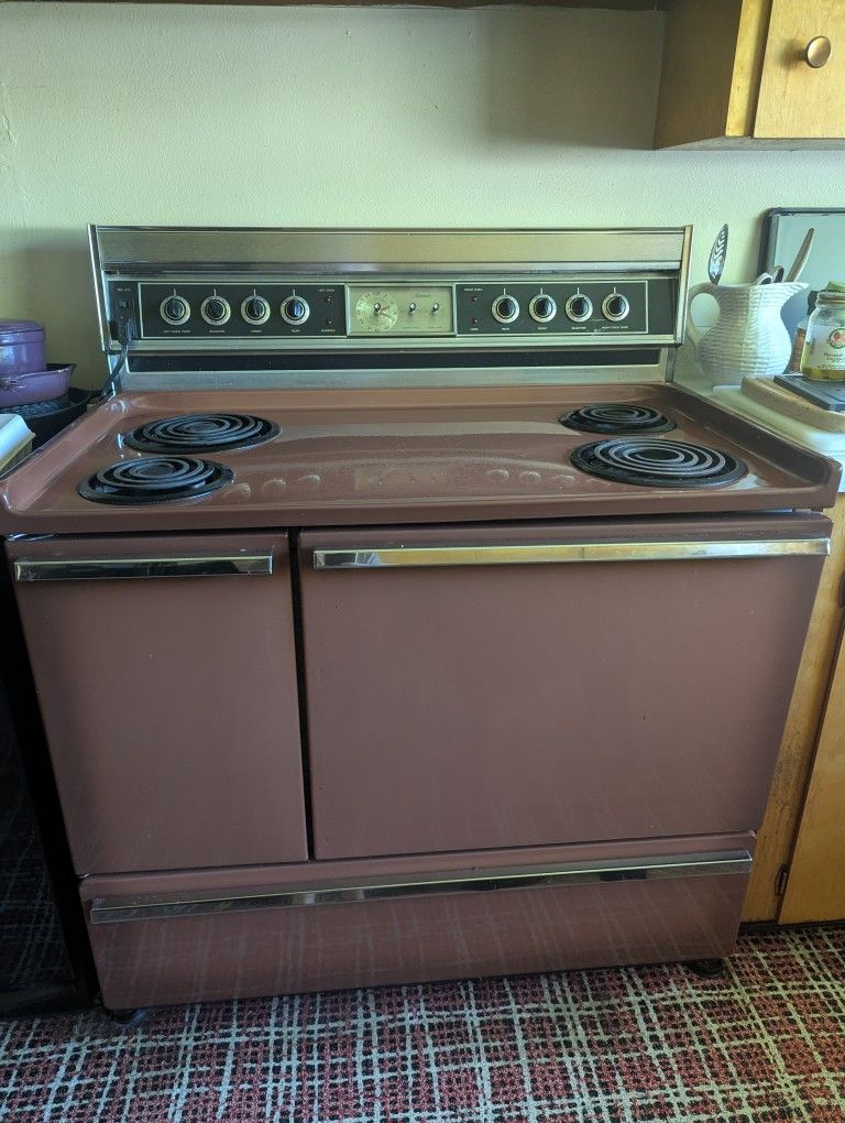 1970's Electric 40in Range