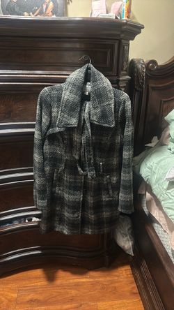 Gray/black coat