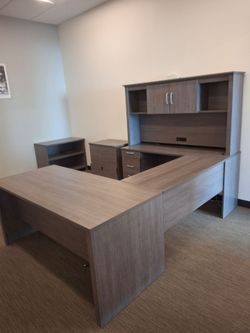 Office desk, Lik new