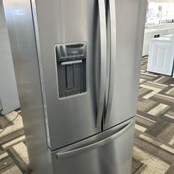 32 Wide French Door Refrigerator  Newer