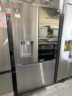 LG 26 cu. ft. Counter-Depth MAX French Door Refrigerator w/ Mirrored Instaview & 4 types of ice