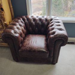 Winchester Distressed Brown Leather Club Chair 