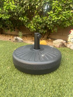 48.5LBS Water Filled Umbrella Base Stand Color: Black