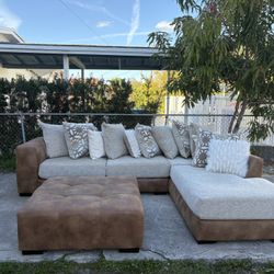 Sectional Sofa with ottoman !!! Great Condition 