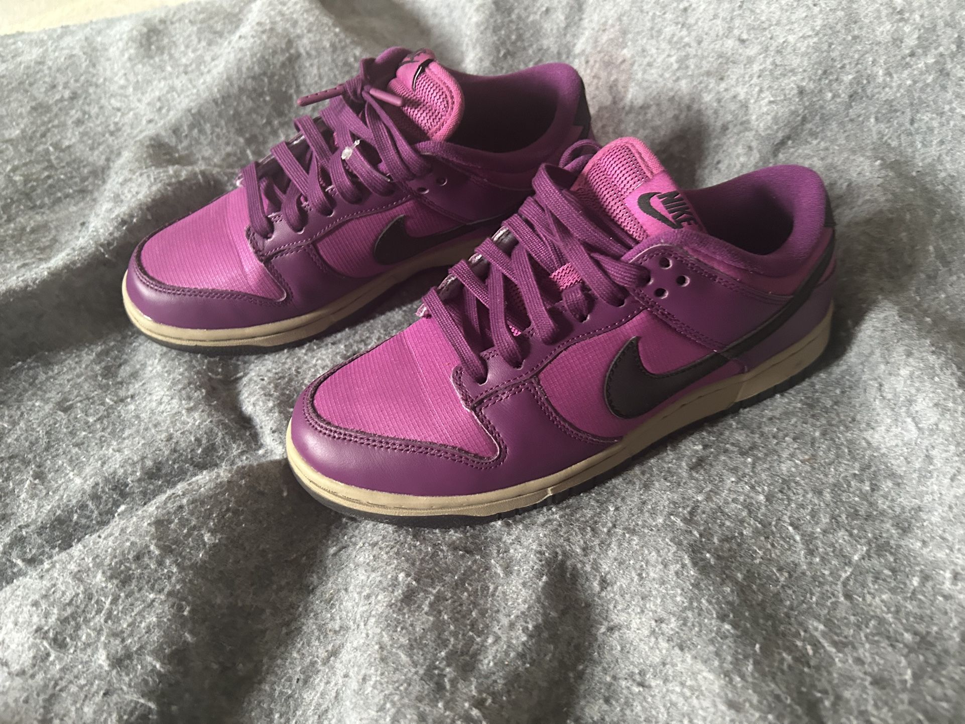 Nikes Size 8