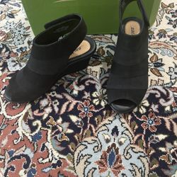 New With Box Earth Comfortable Wedge Sandals Shoes 5.5 