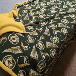 A's double fleece blanket