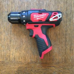 Milwaukee 2407-20 M12 12V Cordless Lithium-Ion 3/8 in. Drill (Tool-Only)