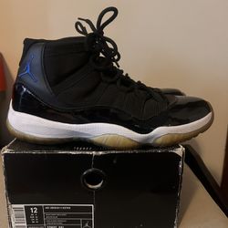 Air Jordan 11 Space Jam