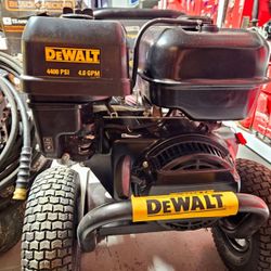 DEWALT GAS 4400 PSI PRESSURE WASHER HEAVY DUTY 