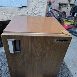 Small Goldstar Mini Fridge