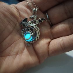 Glow In The Dark Dragon Necklace 