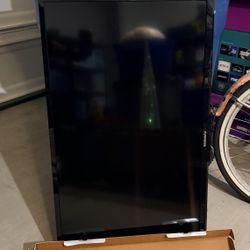 Small TV And Wall Mount