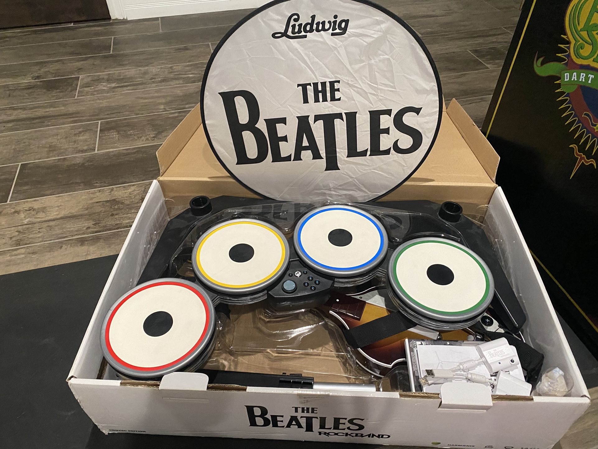 The Beatles: Rock Band – Complete Limited Edition Bundle (Drums, Guitar, Mic, Game)