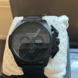 ORIGINAL GENUINE MENS WATCHTS DIESEL NEW FOR MEN $150 SERIOUS BUYERS PLEASE