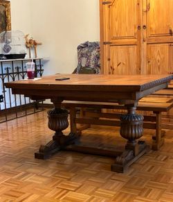 Expanding wood table