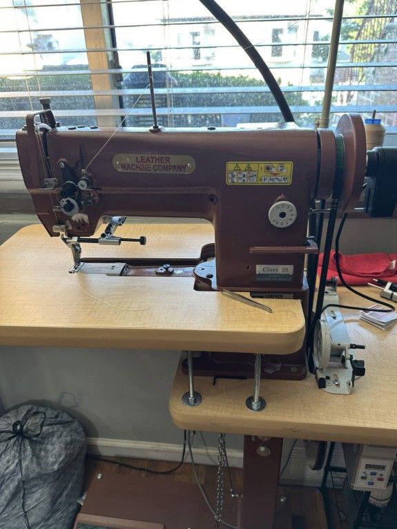 Cobra Class 26 W/ Eps Leather Sewing Machine