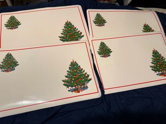 Christmas Placemats Holiday Table Decor Christmas trees,  Set Of 4 Vtg